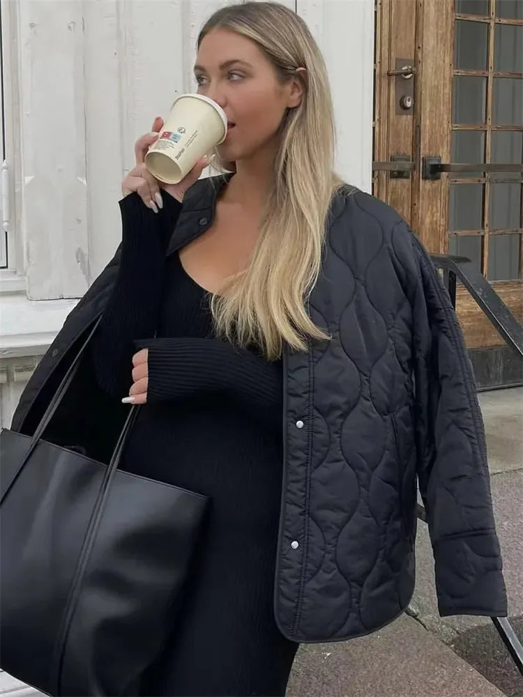 Damjacka – Quiltad Oversize Passform – Lättvadderad – Tryckknappsstängning