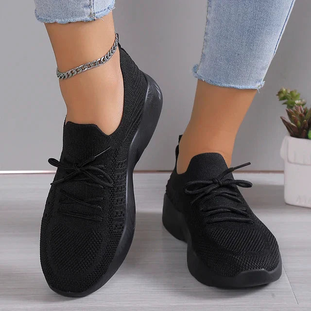 Dam Sneakers – Slip-on Modell – Mjukstickad Ovandel – Dämpad Sula – Lätt och Smidig