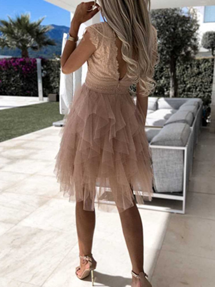 Klänning för dam - V-ringning - Spetsdetaljer - Ärmlös - Tyllkjol - Elegant festlook