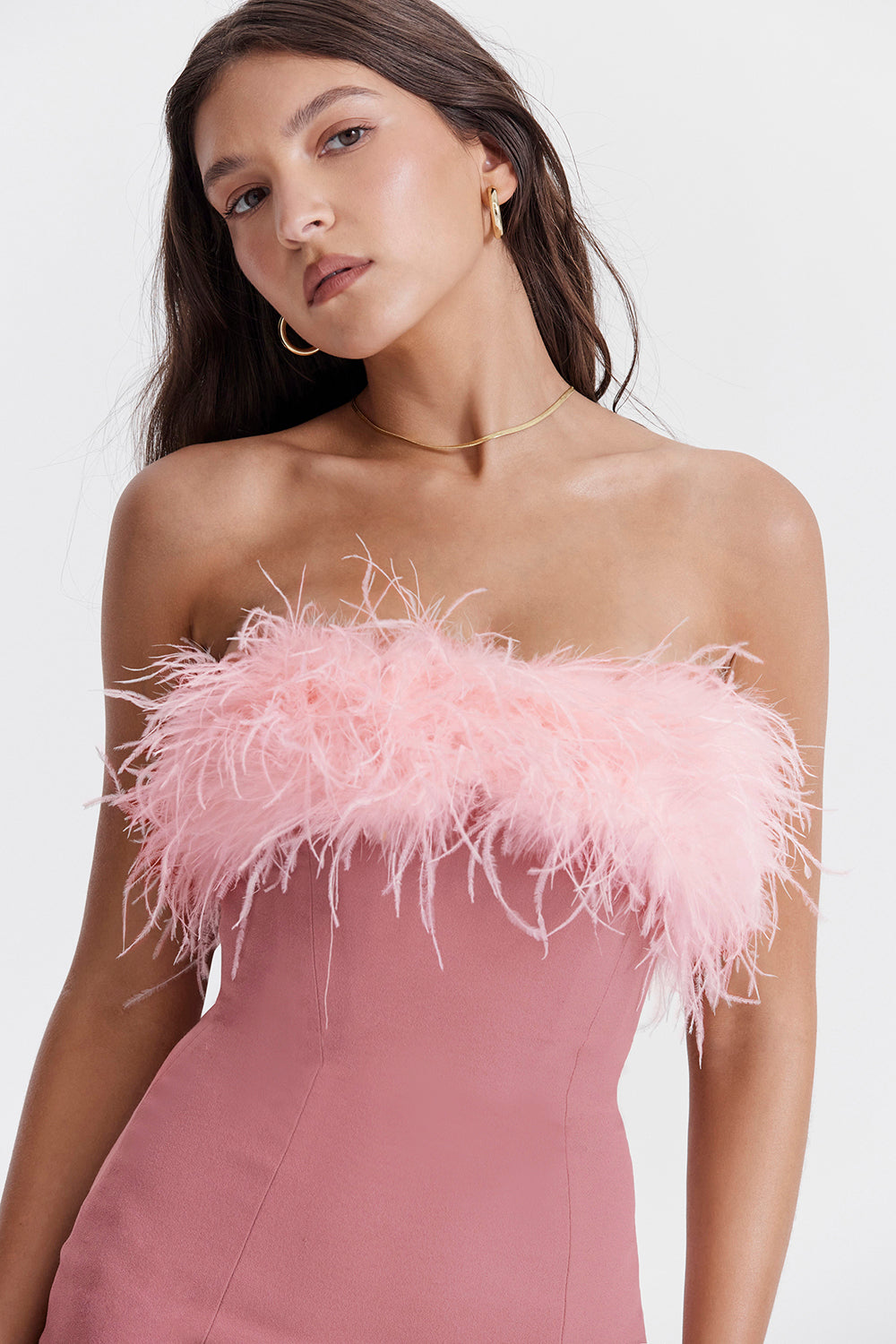 Damklänning – Miniklänning – Figurnära Passform – Axelbandslös – Pälsdetalj – Festklänning