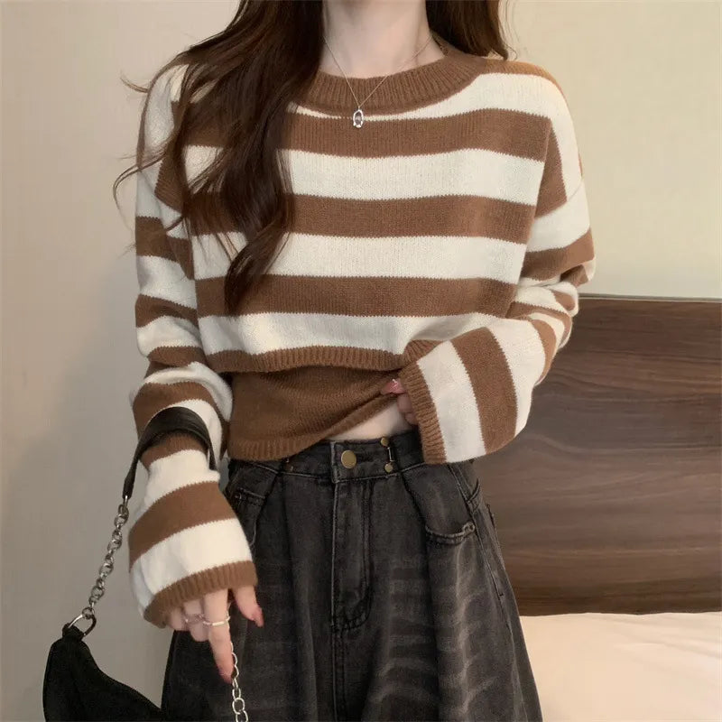 Randig rundhalsad kort tröja för kvinnor - Casual Chic