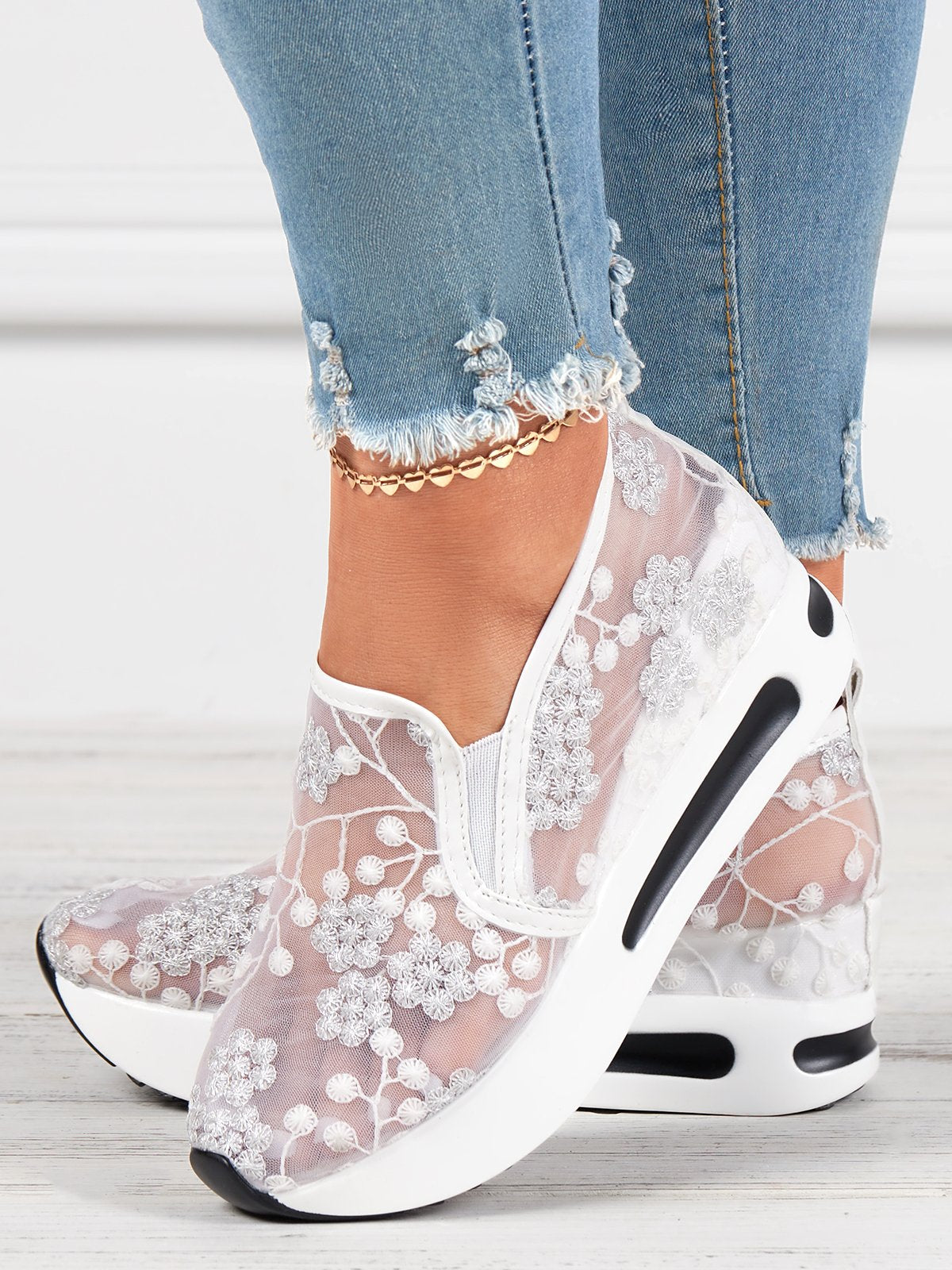 Dam Sneakers – Plattformssula – Mesh med Blommig Brodyr – Bekväma Slip-on