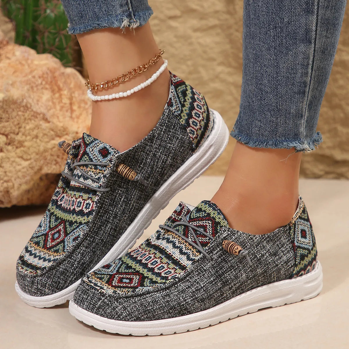 Platta, runda låga, bekväma bohemiska sneakers för kvinnor