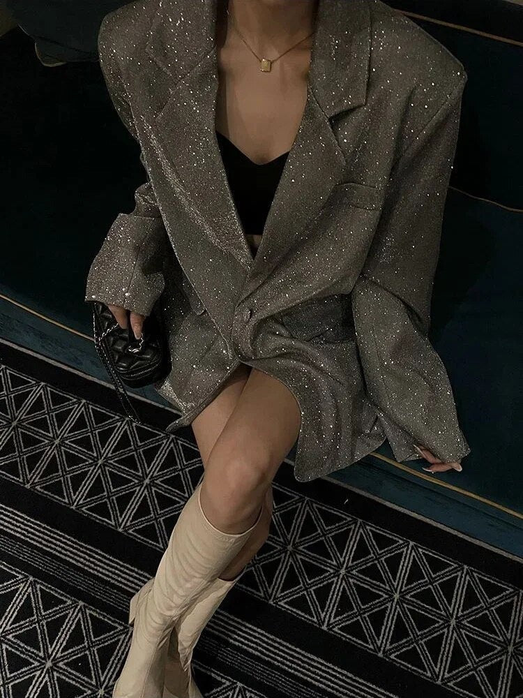 Dam Blazer – Oversize Passform – Glittrande Vävd Textur – Lång Modell – Enknäppt