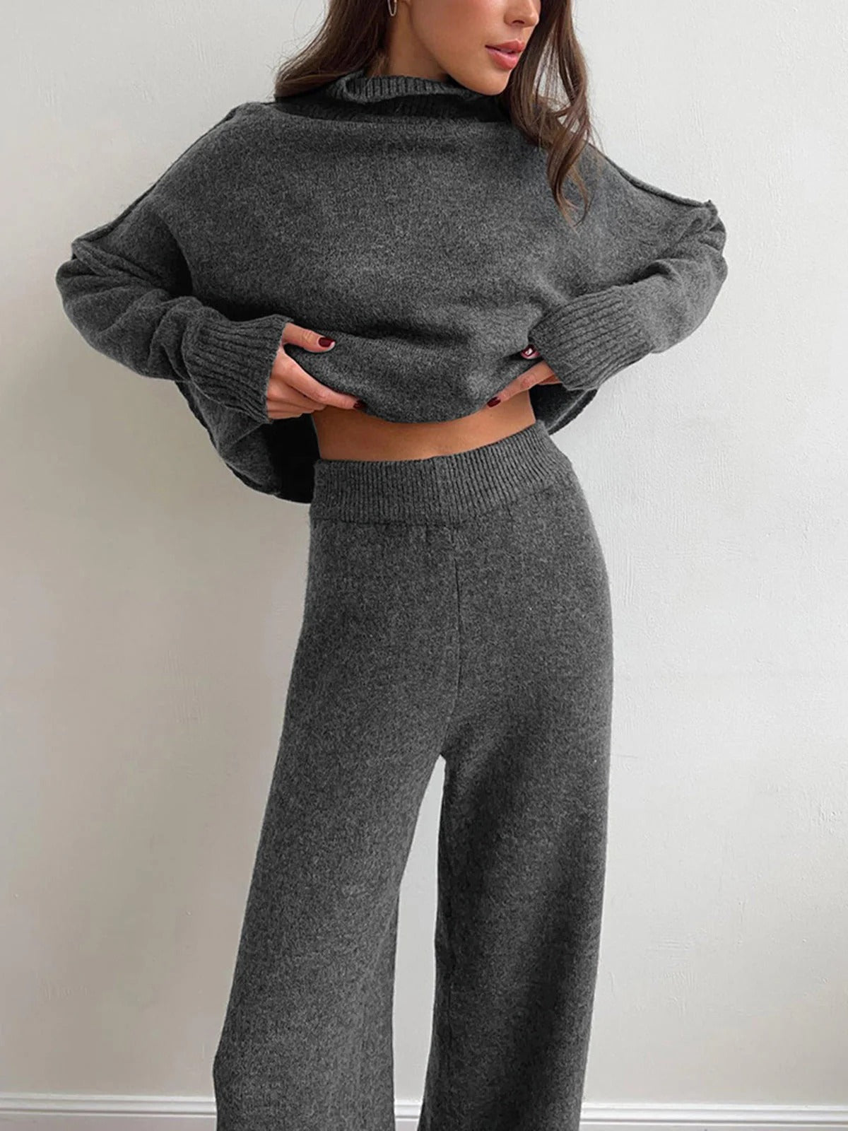 Dam Lounge Set – Mjukstickad Oversized Passform – Polokrage – Vida Byxor