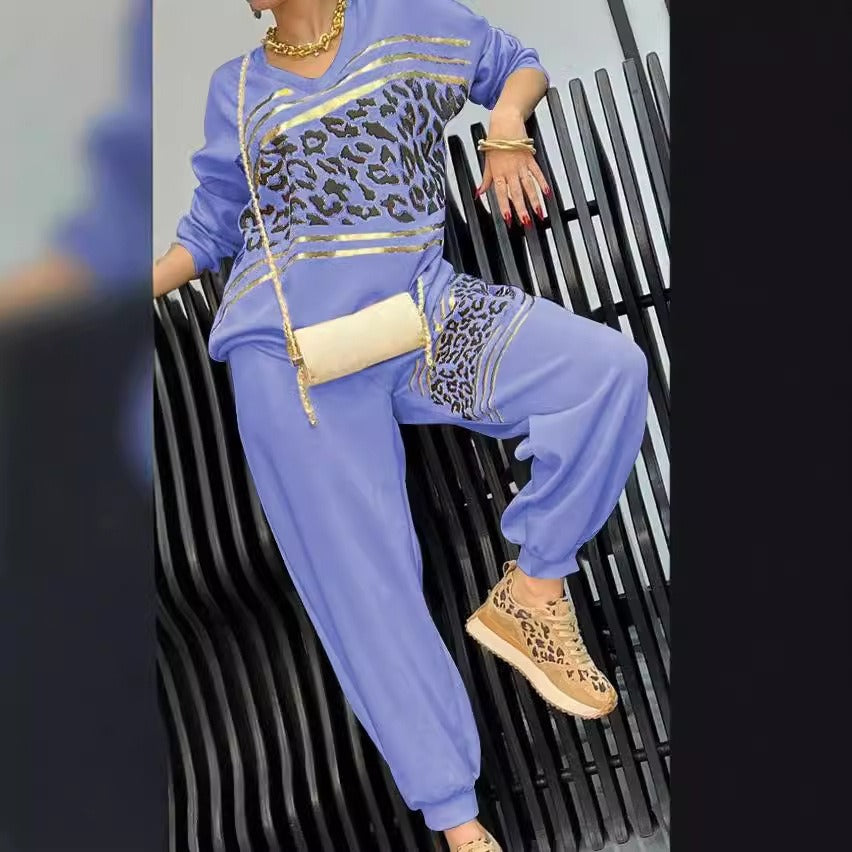 Damset med sweatshirt och byxa – Avslappnad passform – Leopardmönster – Metallisk detalj
