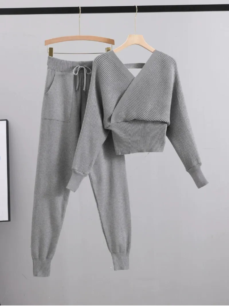 Damset – Ribbstickad Omlottopp Kort Modell – Taperade Joggers med Dragsko