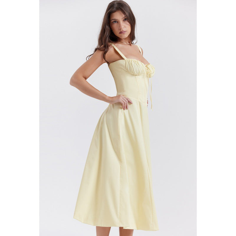 Klänning dam midi – figursydd passform – korsettliv – tunna axelband – elegant stil