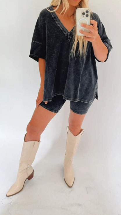 Dam T-shirt Oversized – V-ringning – Kortärmad – Cykelshorts Set – Bekväm Passform