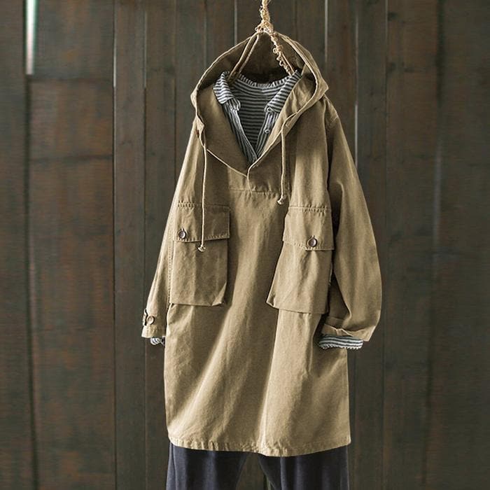 Damjacka med huva – Oversize passform – V-ringning – Fickor med knappar