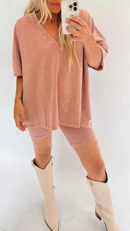 Dam T-shirt Oversized – V-ringning – Kortärmad – Cykelshorts Set – Bekväm Passform