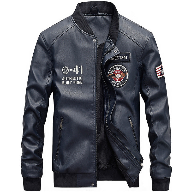 Herrjacka i Läder – Regular Fit – Broderade Patches – Baseballkrage – Dragkedja