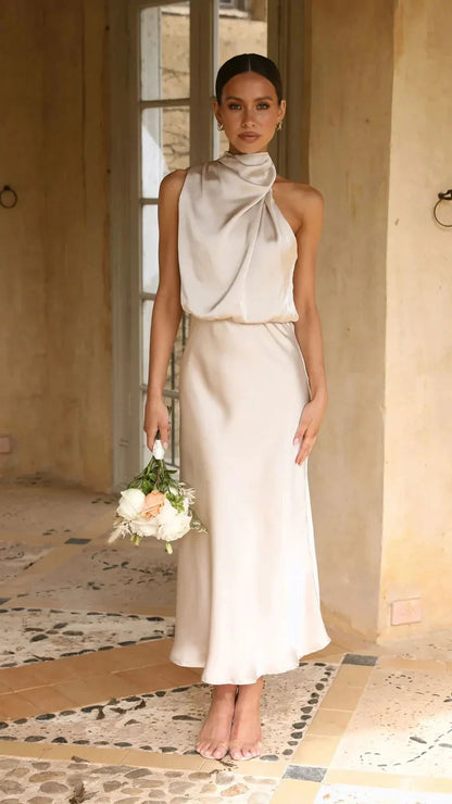 Klänning för Dam - One-Shoulder Asymmetrisk Design - Elegant Satinfinish - Midi-Längd
