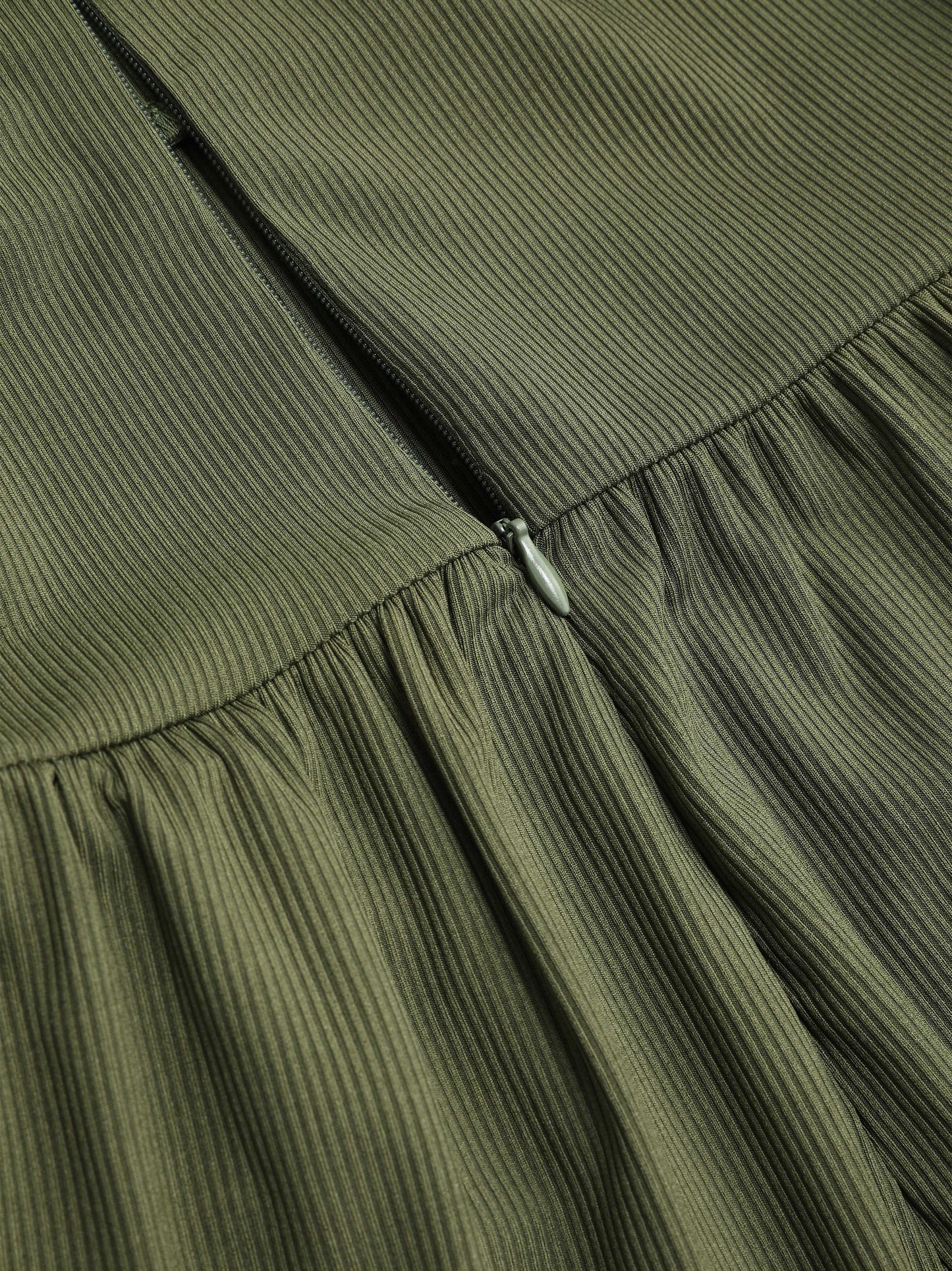 Damtopp Jumpsuit – Ärmlös med Smala Axelband – V-ringning – Vida Ben – Elegant Passform