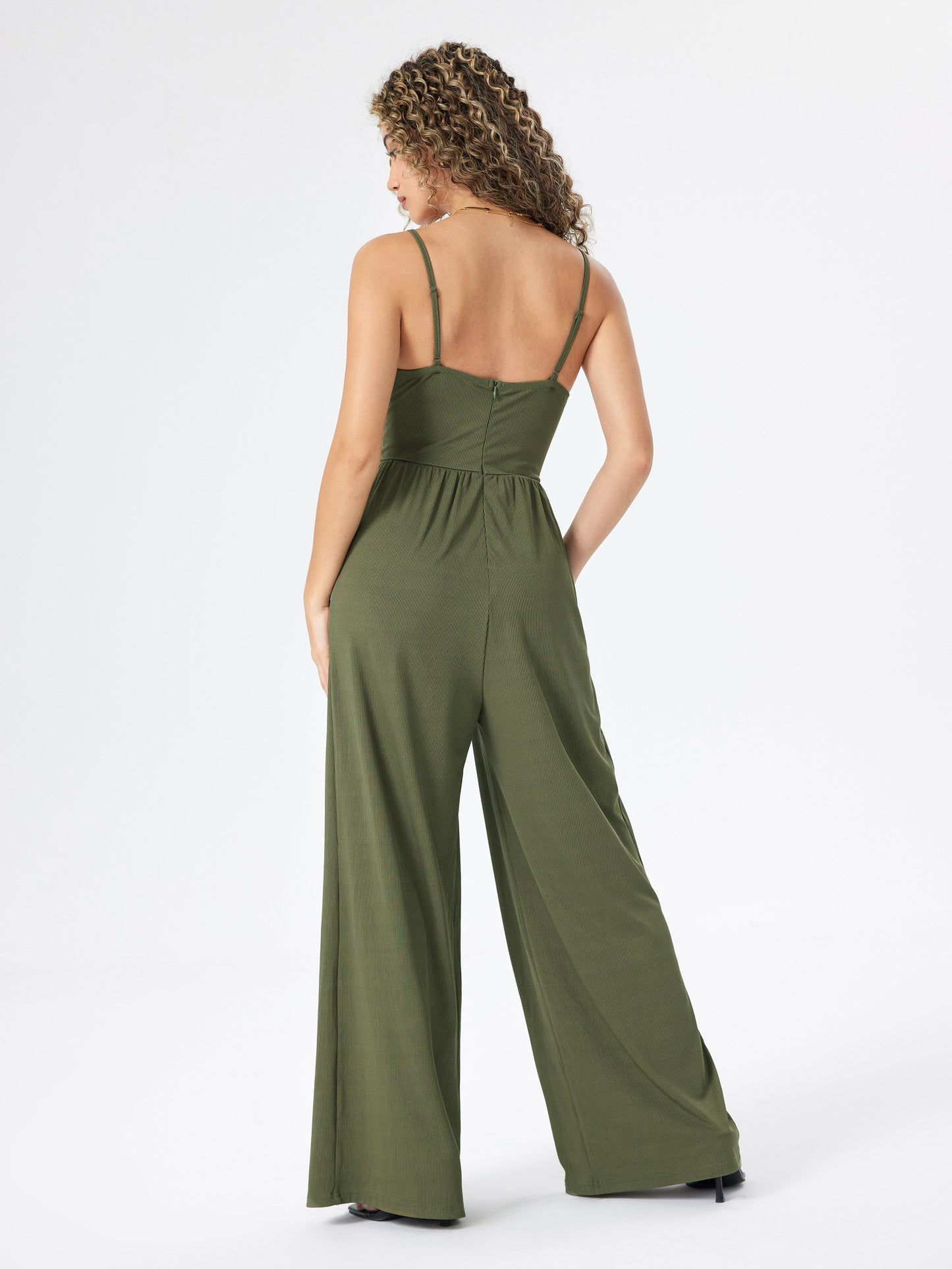 Damtopp Jumpsuit – Ärmlös med Smala Axelband – V-ringning – Vida Ben – Elegant Passform