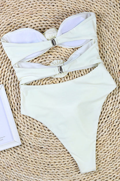 Dam Baddräkt – Bandeau – Hög Benskärning – Utskärning i Midjan – Blommig Detalj