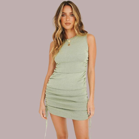 Dam Bodycon Klänning - Ärmlös Stretchig Passform - Mini med Rynkade Sidor