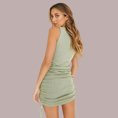 Dam Bodycon Klänning - Ärmlös Stretchig Passform - Mini med Rynkade Sidor