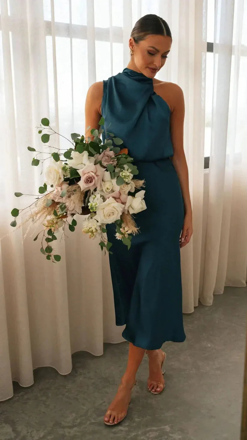 Klänning för Dam - One-Shoulder Asymmetrisk Design - Elegant Satinfinish - Midi-Längd