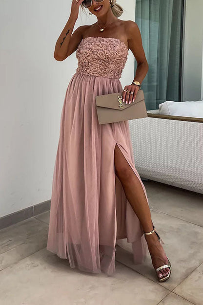 Damklänning maxi – axelbandslös elegant passform – texturerad överdel – hög slits