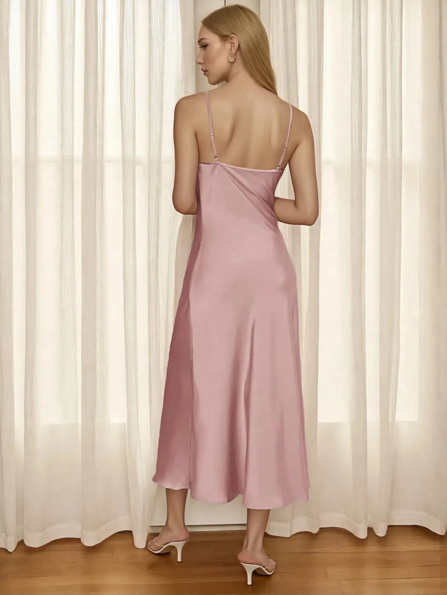 Damklänning - Glänsande satinfinish - Spaghettiband