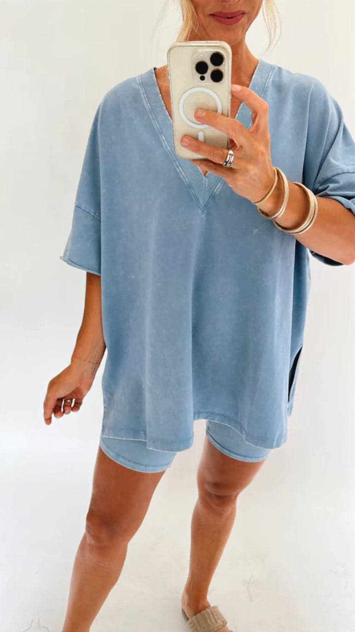 Dam T-shirt Oversized – V-ringning – Kortärmad – Cykelshorts Set – Bekväm Passform
