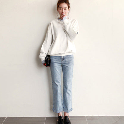 Damtröja – Oversized Passform – Volangdetaljer – Rund Hals