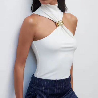 Damlinne – Smickrande Slim Fit – Halterneck med Metallring – Mjuk Stickad Kvalitet