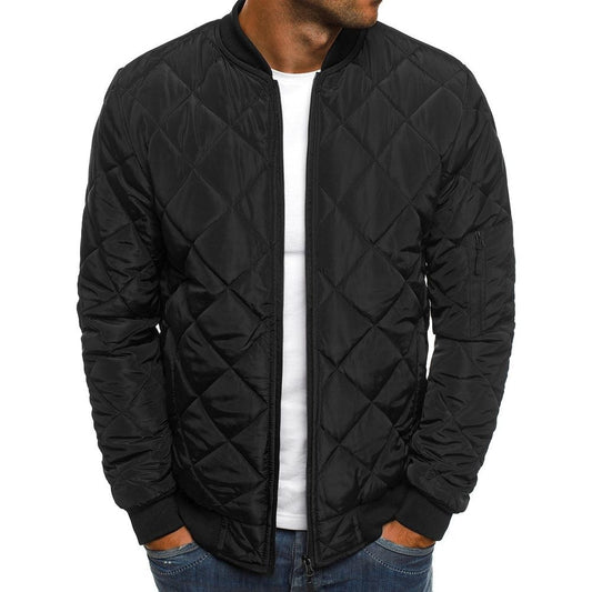 Herrjacka quiltad – Regular fit – Diamantmönster – Ribbstickad kant – Ärmficka med dragkedja