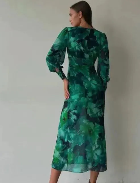 Dammaxiklänning - V-ringad långärmad - Hög slits - Blommönster