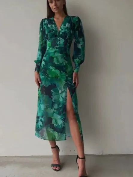 Dammaxiklänning - V-ringad långärmad - Hög slits - Blommönster