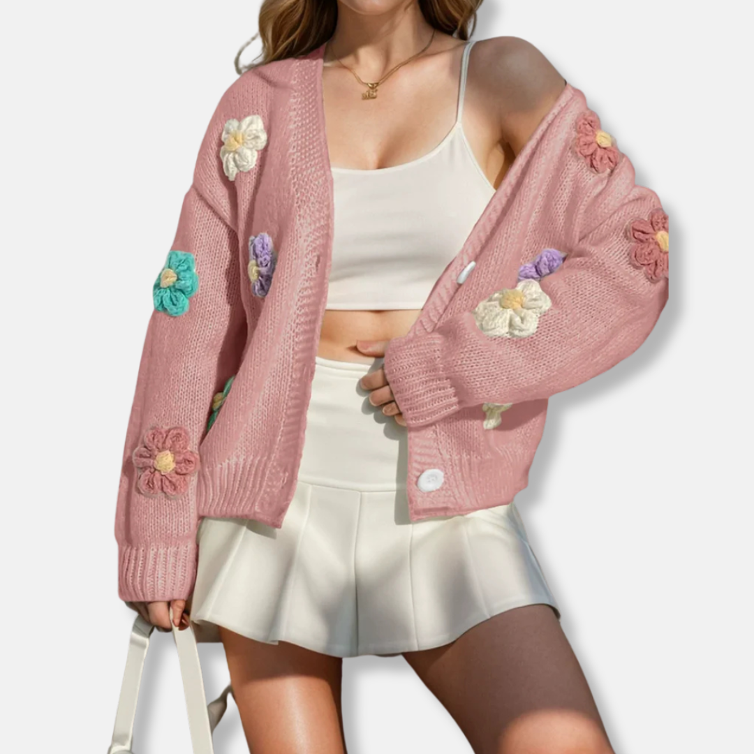 Damkofta – Oversized Passform – Stickad med Blommiga Detaljer – Knäppning Fram