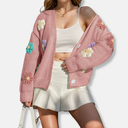 Damkofta – Oversized Passform – Stickad med Blommiga Detaljer – Knäppning Fram