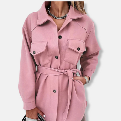 Dam Shacket Jacka – Oversize Passform – Lång Modell – Bälte – Bröstfickor med Lock