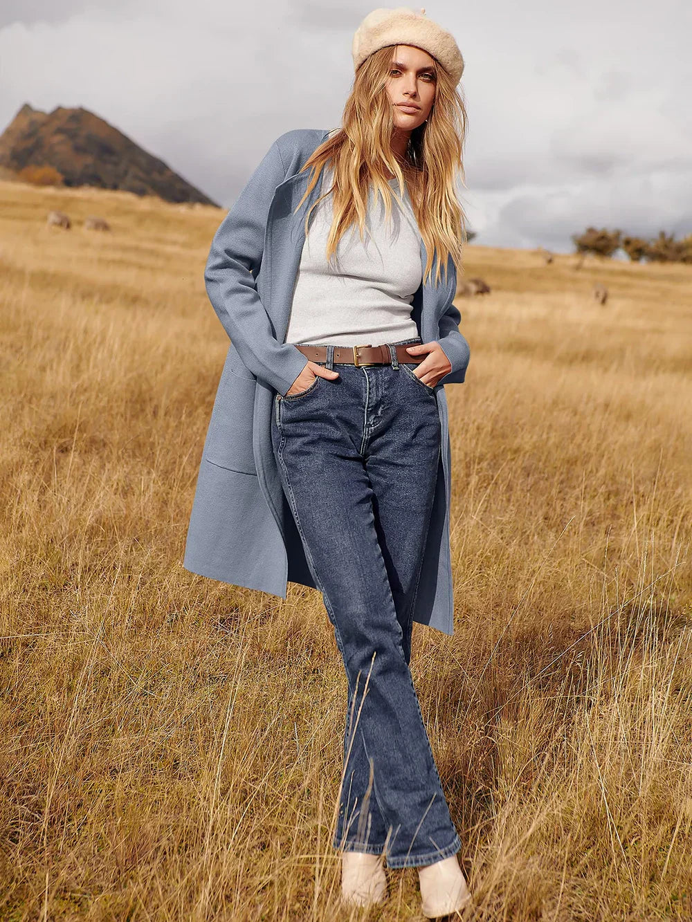 Damkappa – Avslappnad Passform – Rak Siluett – Mjuk Yta – Breda Slag – Minimalistisk Stil