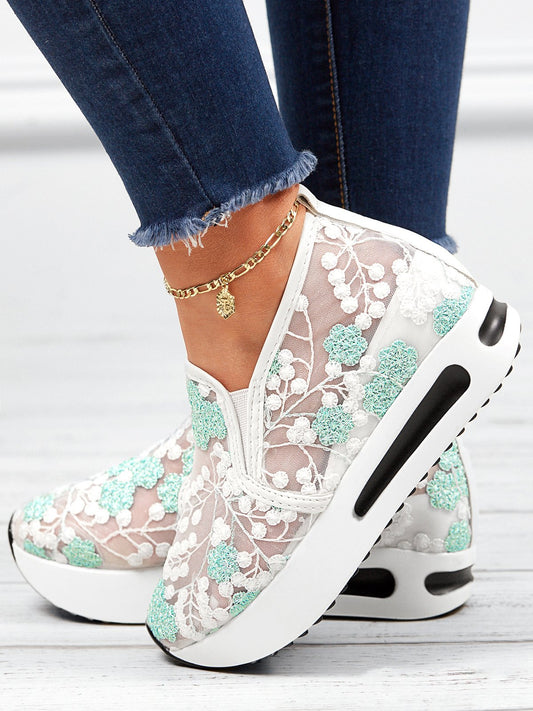 Dam Sneakers – Plattformssula – Mesh med Blommig Brodyr – Bekväma Slip-on