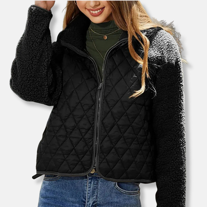 Damjacka – Quiltad med Sherpaärmar – Avslappnad Passform – Kort Skuren med Krage