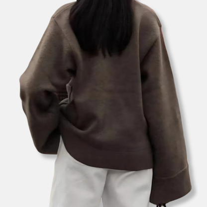 Damkofta – Oversized Passform – V-ringning – Knappstängning – Fickor – Ribbad Kant