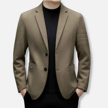 Herrkavaj – Slim Fit – Ullblandning – Enkelknäppt – Patchfickor – Broderad ärm