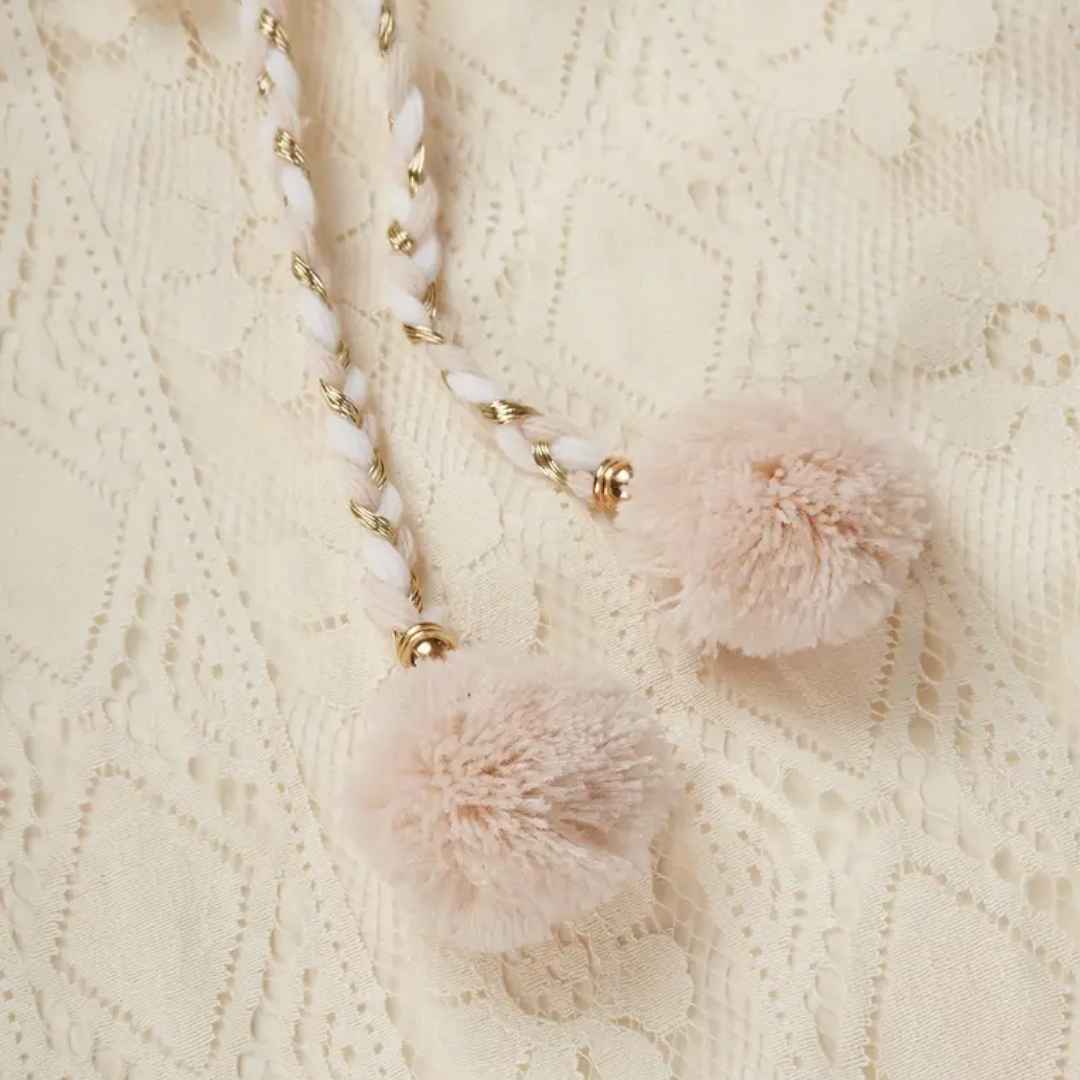 Damklänning – Midilängd – Boho Stil – Spagettiband – Avslappnad Passform – Spetsdetaljer