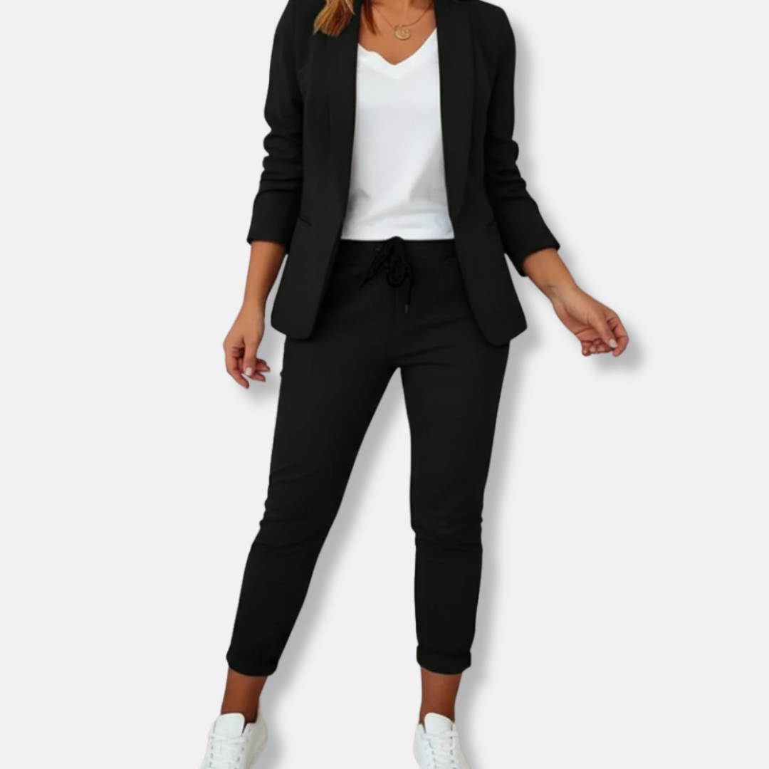 Giulia Blazer och Avsmalnande Joggerbyxor Tvådelat Set | Enfärgad Tvådelad Kostym med Öppen Framsida
