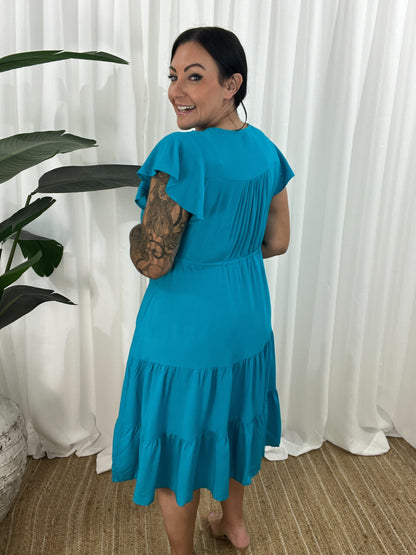 Damklänning - V-ringning - Korta Fjärilsärmar - Knappdetaljer - Justerbar Midja - Volangkjol