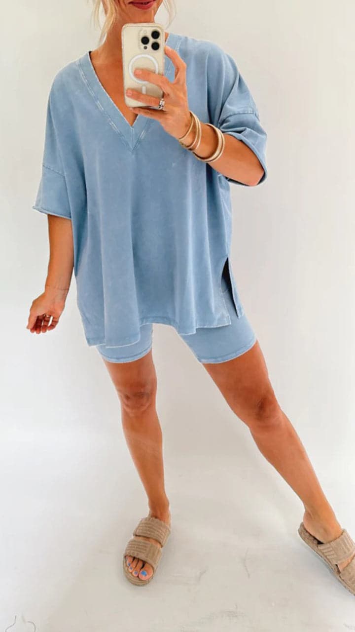 Dam T-shirt Oversized – V-ringning – Kortärmad – Cykelshorts Set – Bekväm Passform