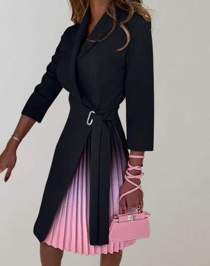 Damklänning midi – Skräddad passform – Plisserad kjol – Notchad hals – Midjebälte