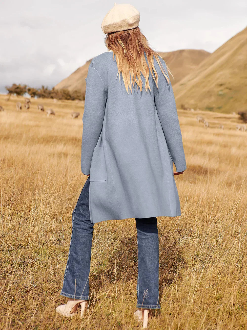 Damkappa – Avslappnad Passform – Rak Siluett – Mjuk Yta – Breda Slag – Minimalistisk Stil