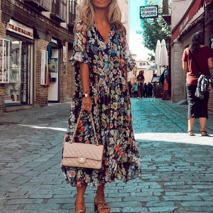 Dam Maxi Klänning - Blommigt Mönster - V-ringning - Korta Ärmar - Luftig och Elegant