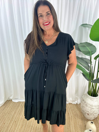 Damklänning - V-ringning - Korta Fjärilsärmar - Knappdetaljer - Justerbar Midja - Volangkjol