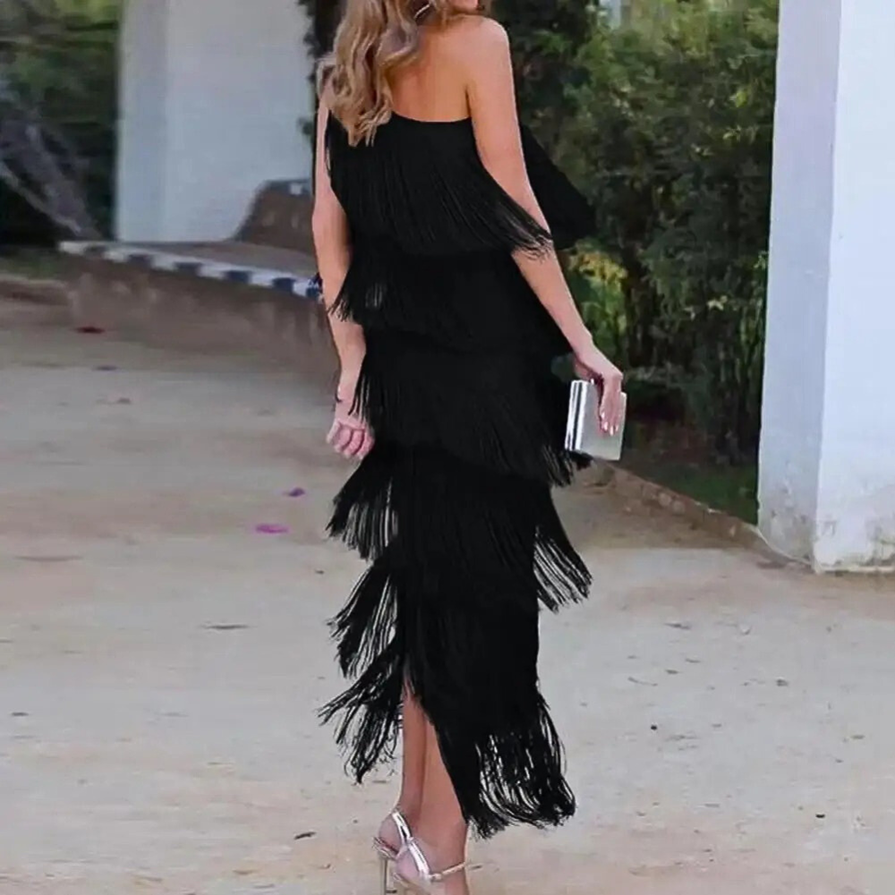 Kvinners Klänning - One-Shoulder Design - Asymmetrisk Hem - Flerskiktade Fransar