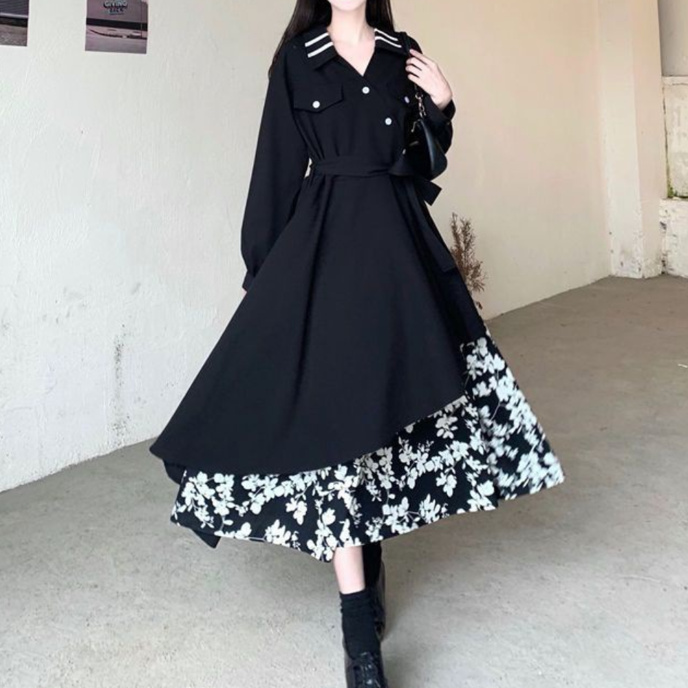 Damklänning – Lager-på-lager design – Asymmetrisk fåll – Blommigt foder – Lång ärm