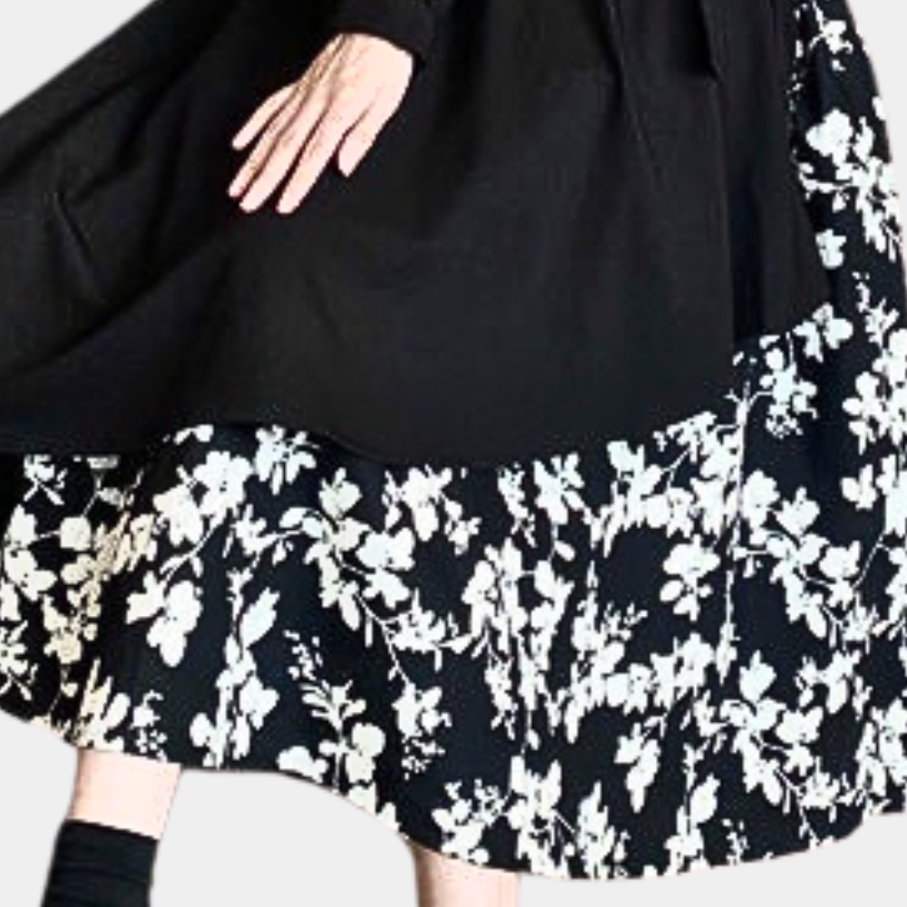 Damklänning – Lager-på-lager design – Asymmetrisk fåll – Blommigt foder – Lång ärm